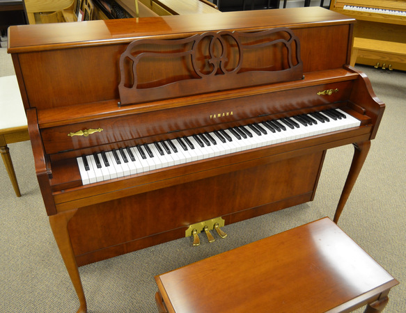 1994 Yamaha M500 Queen Ann - Upright - Console Pianos